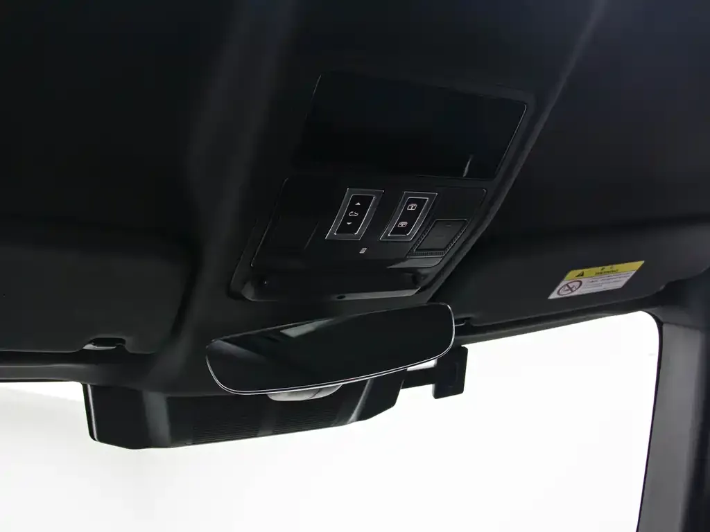 Land Rover Defender 2023 из CN, фото 8