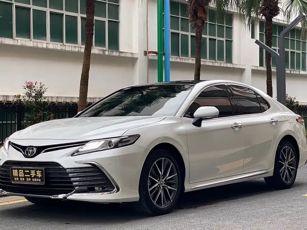 Toyota Camry 2023 из CN, фото 1