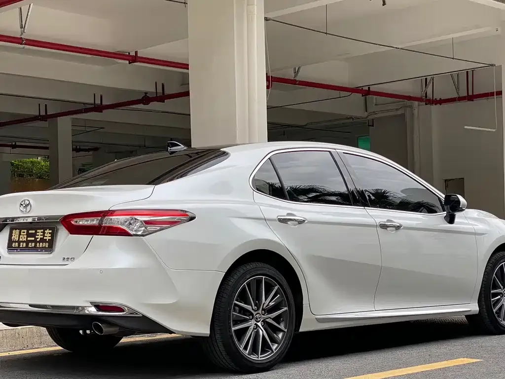 Toyota Camry 2023 из CN, фото 4