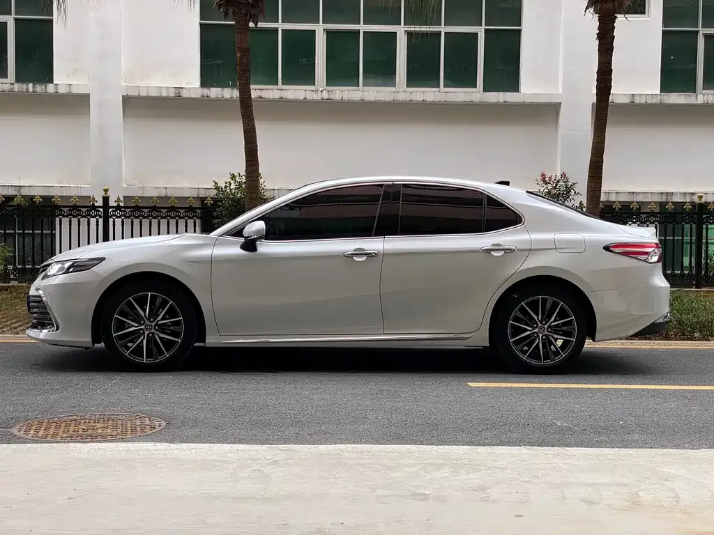 Toyota Camry 2023 из CN, фото 7