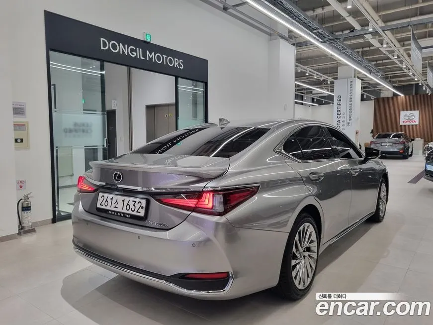 Lexus ES 2025 из KR, фото 2