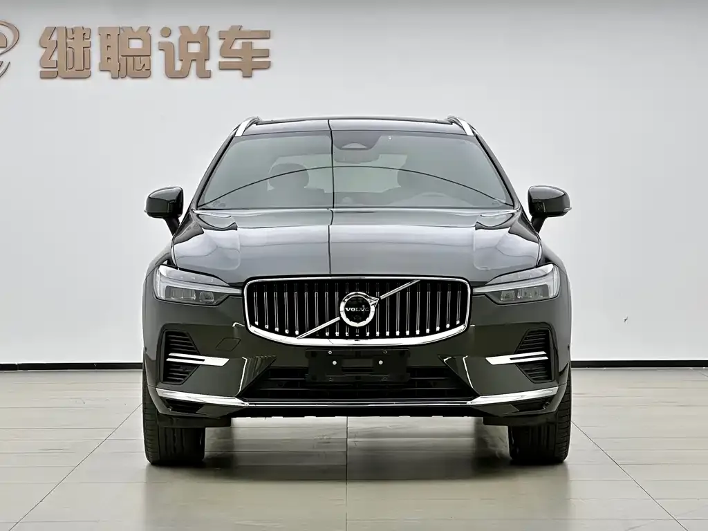 Volvo XC60 PHEV 2021 из CN, фото 2