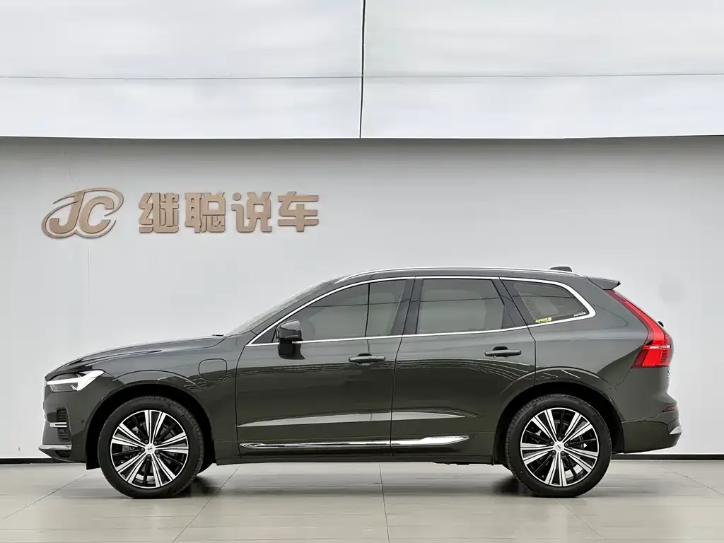 Volvo XC60 PHEV 2021 из CN, фото 3
