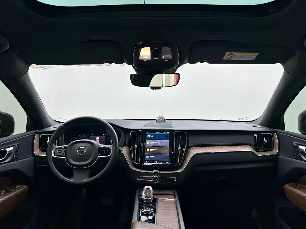 Volvo XC60 PHEV 2021 из CN, фото 8