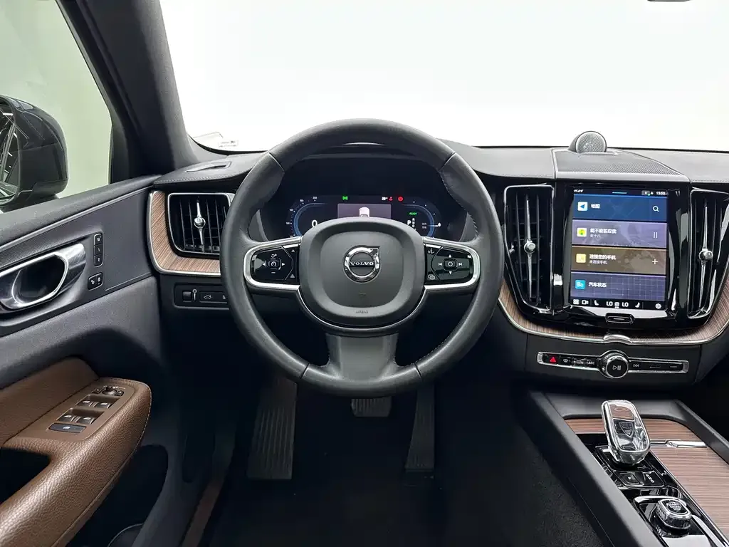 Volvo XC60 PHEV 2021 из CN, фото 9