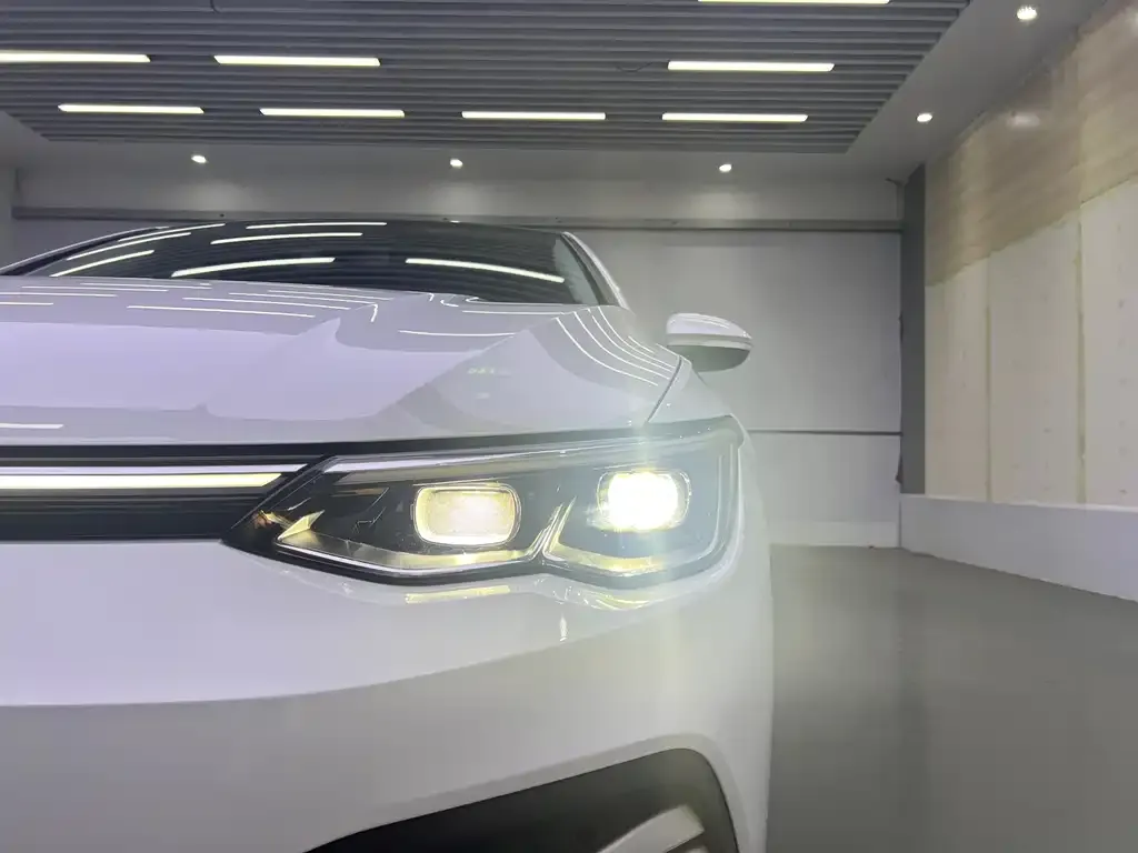 Volkswagen Golf 2022 из CN, фото 4