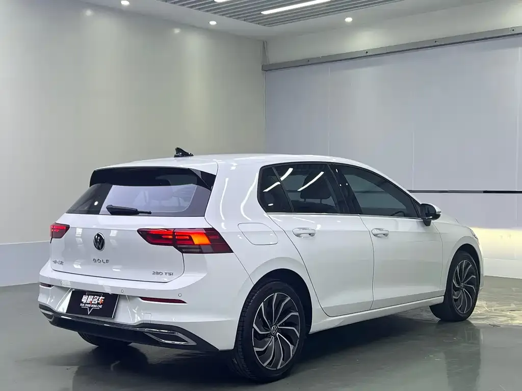 Volkswagen Golf 2022 из CN, фото 8