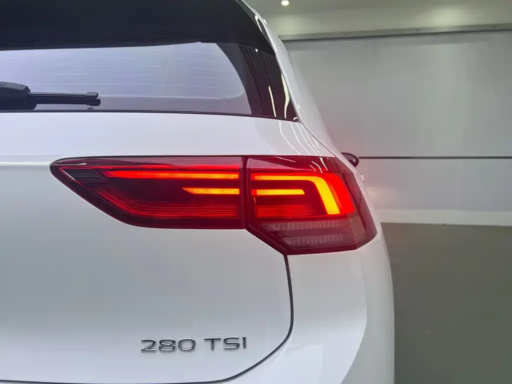 Volkswagen Golf 2022 из CN, фото 9