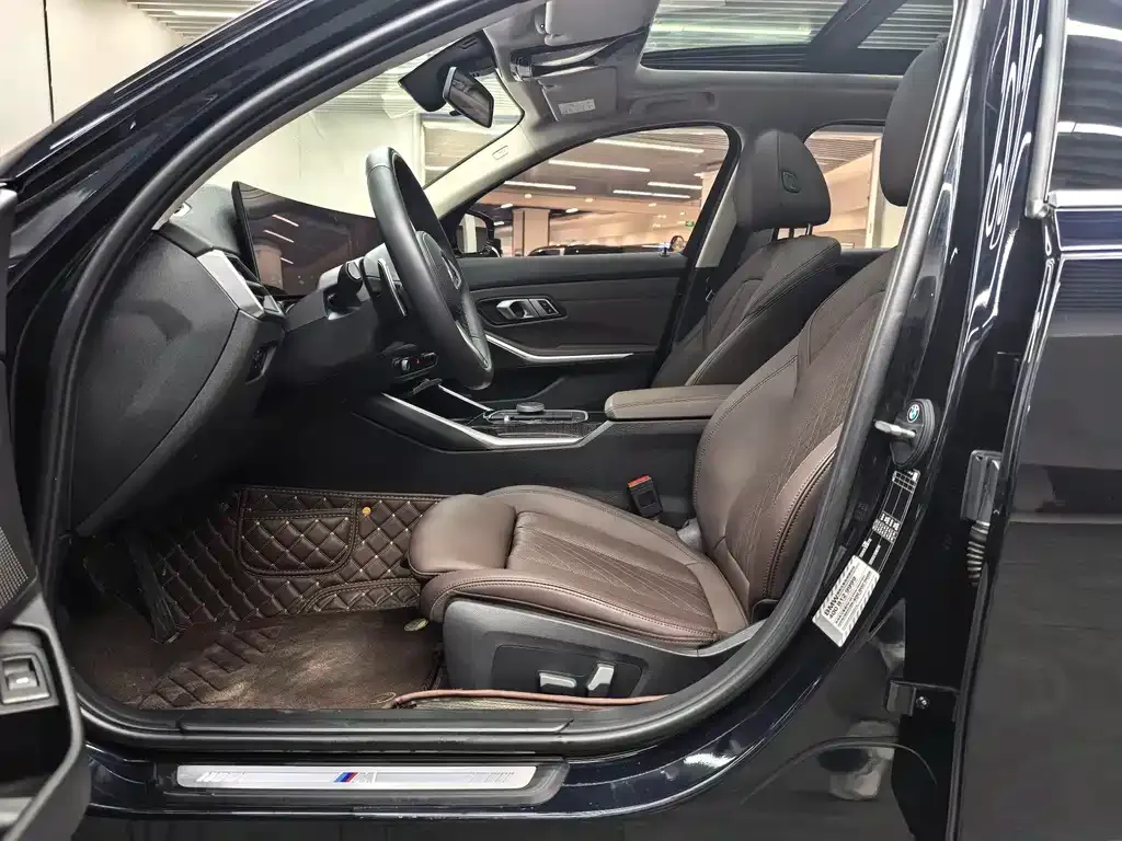 BMW 3 Series 2023 из CN, фото 9
