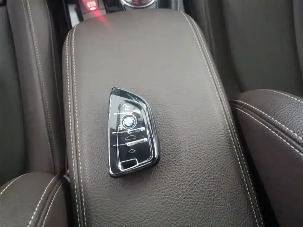BMW 1 Series 2023 из CN, фото 9