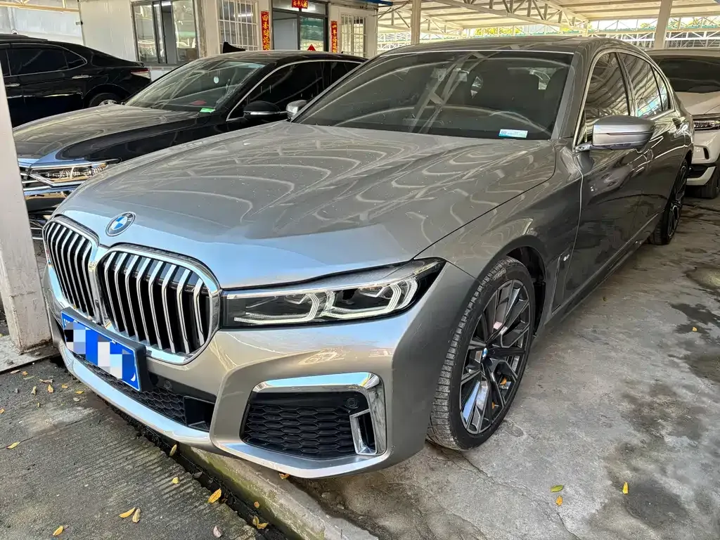 BMW 7 Series 2023 из CN, фото 1