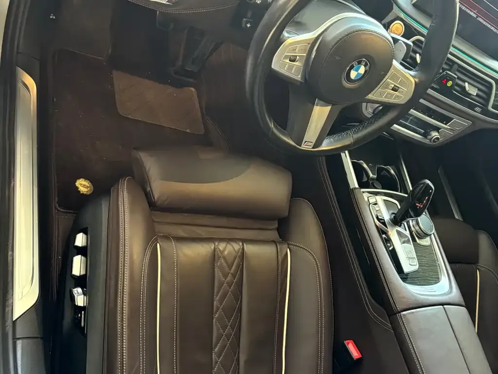 BMW 7 Series 2023 из CN, фото 4