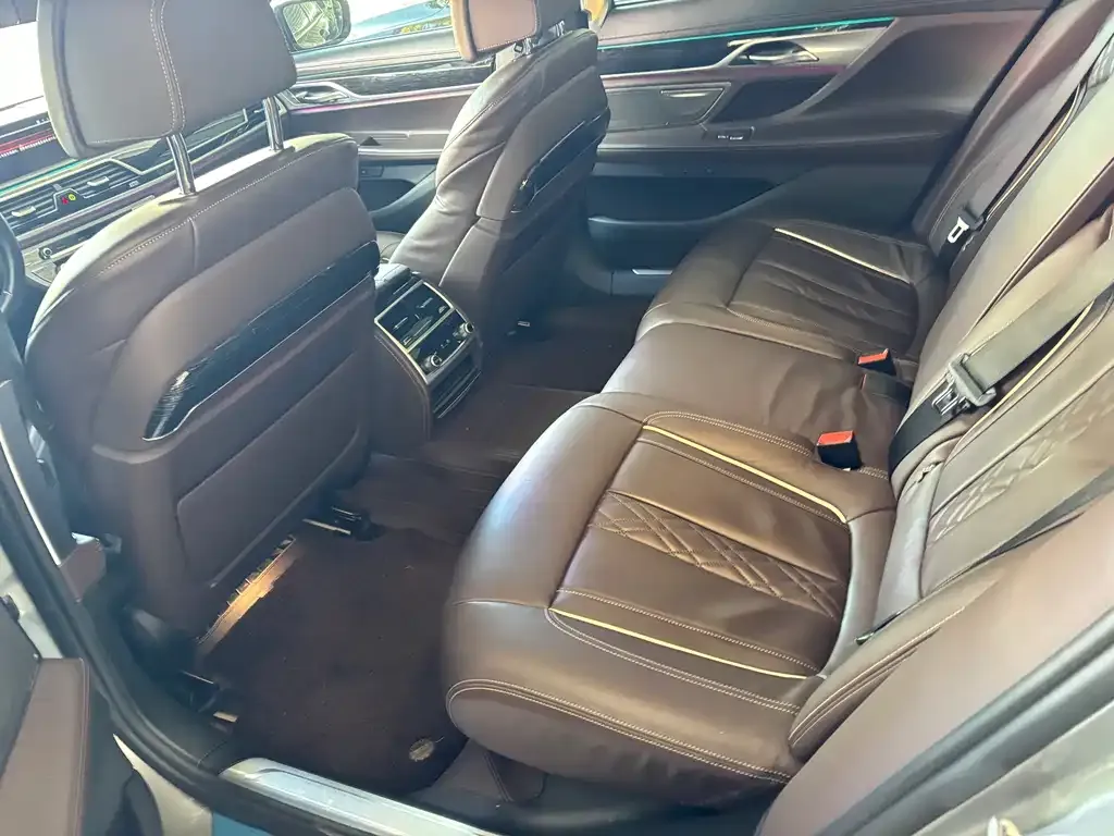 BMW 7 Series 2023 из CN, фото 8