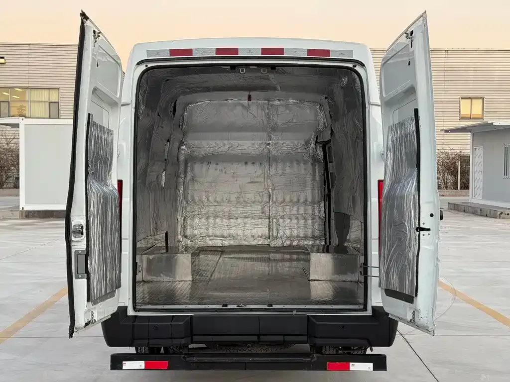 IVECO Daily 2024 из CN, фото 7