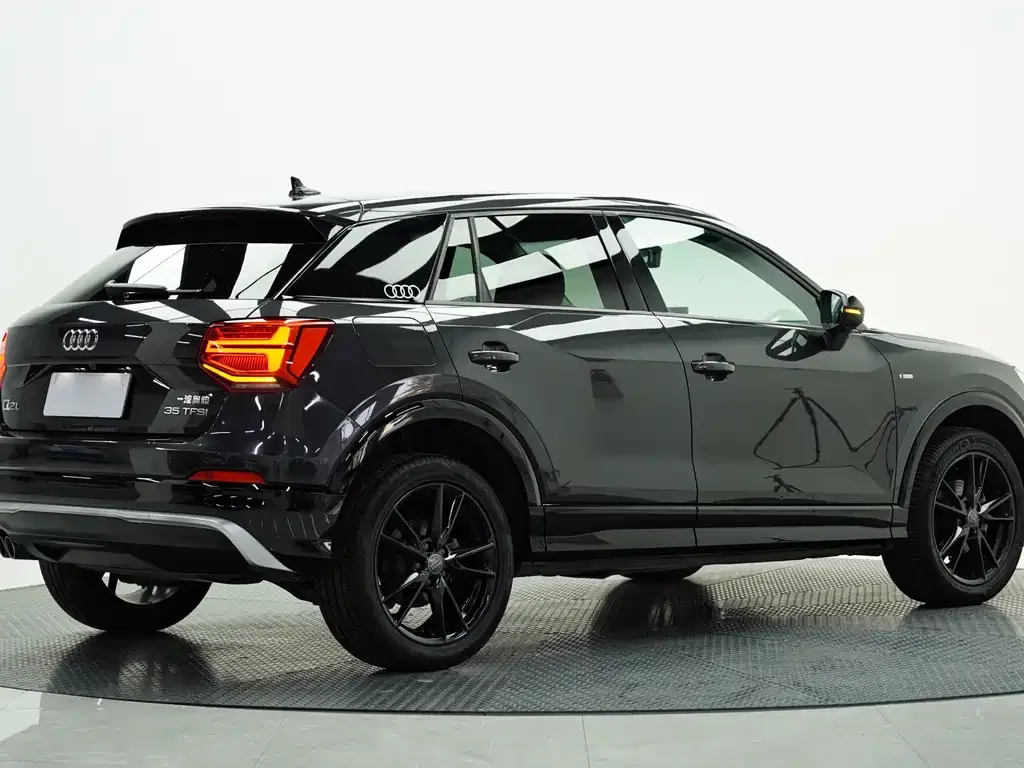 Audi Q2L 2021 из CN, фото 5