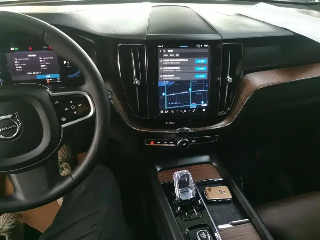 Volvo XC60 PHEV 2023 из CN, фото 10