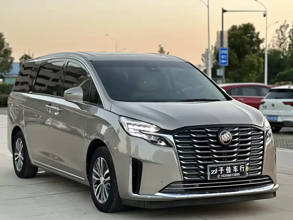 Buick GL8 2023 из CN, фото 2