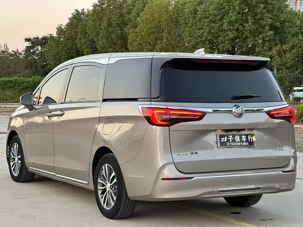 Buick GL8 2023 из CN, фото 3