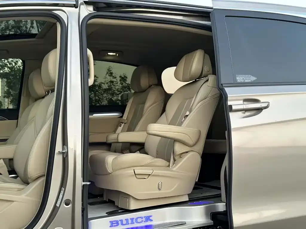 Buick GL8 2023 из CN, фото 7