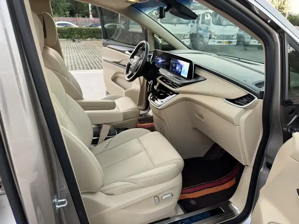 Buick GL8 2023 из CN, фото 8