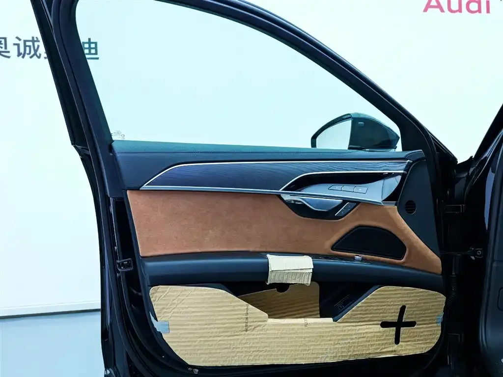 Audi A8 2025 из CN, фото 10