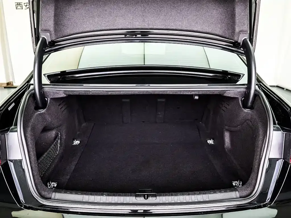 Audi A8 2025 из CN, фото 9