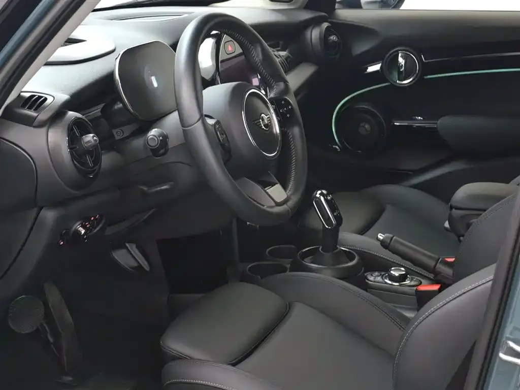 MINI Cooper (3-door) 2024 из CN, фото 8
