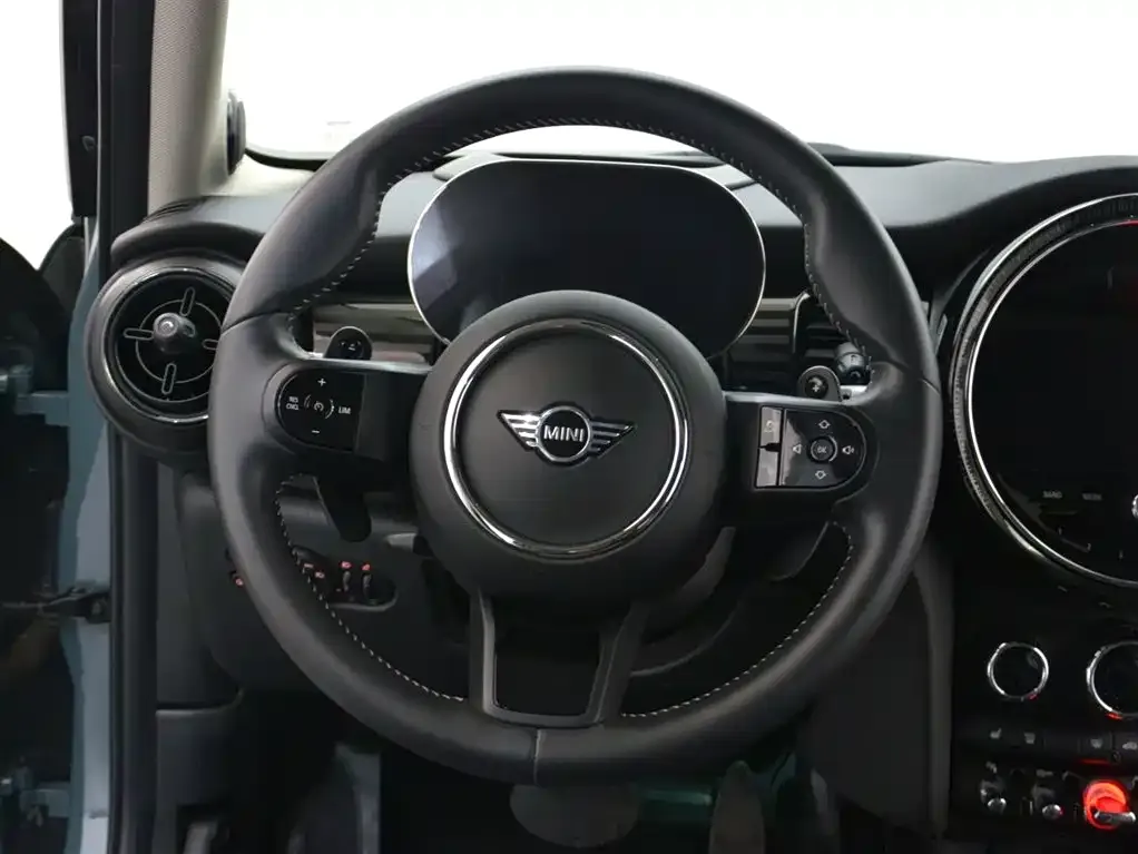 MINI Cooper (3-door) 2024 из CN, фото 9