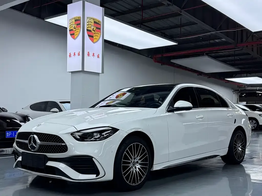 Mercedes-Benz C-Class — фото 1