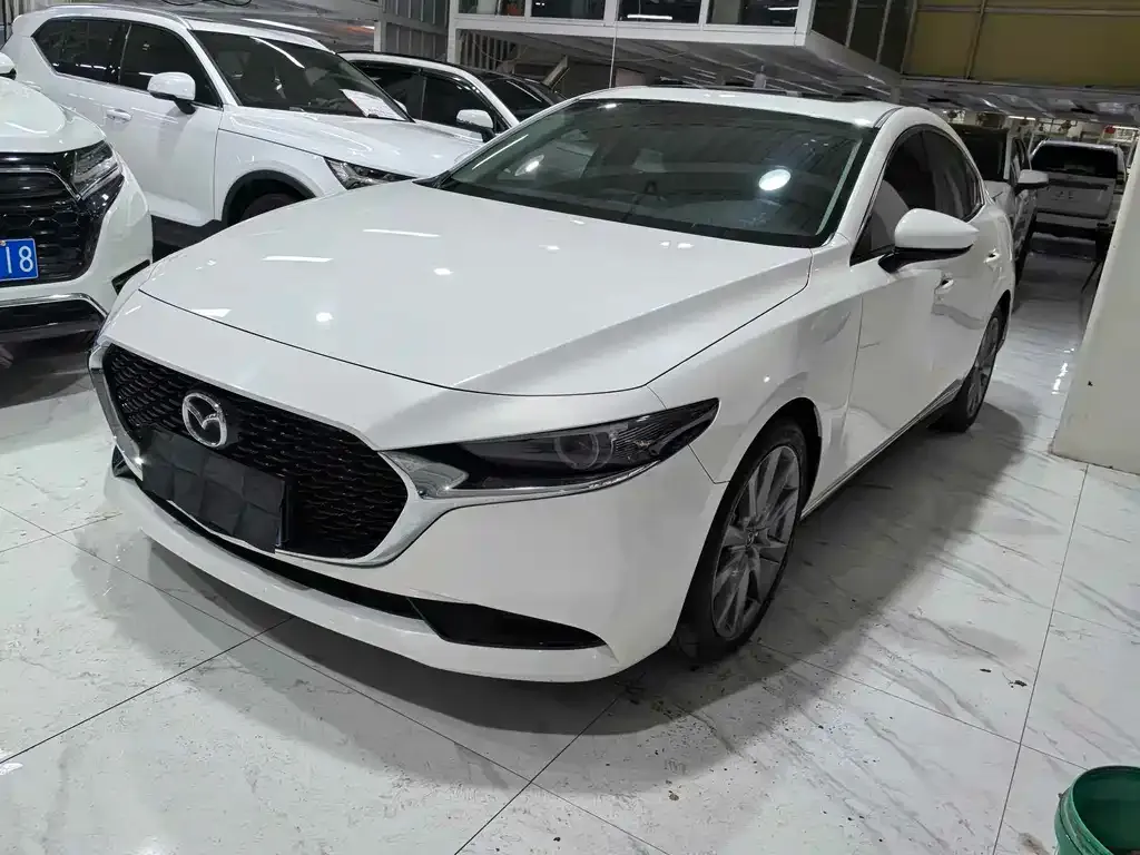 Mazda 3 Axela 2023 из CN, фото 1