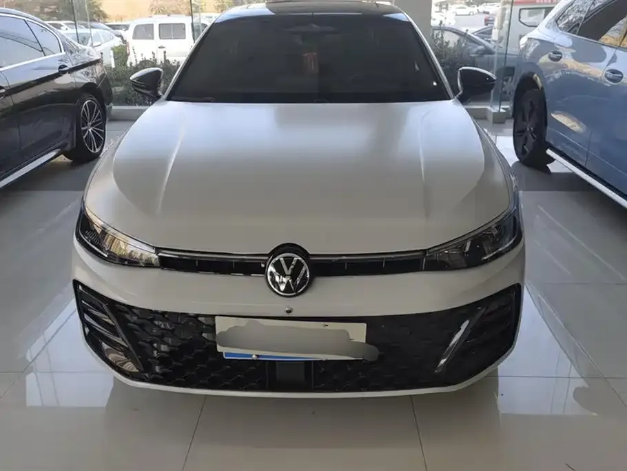 Volkswagen Passat 2024 из CN, фото 2
