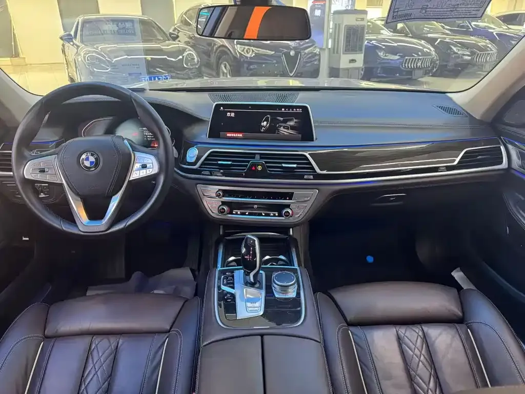 BMW 7 Series 2021 из CN, фото 3
