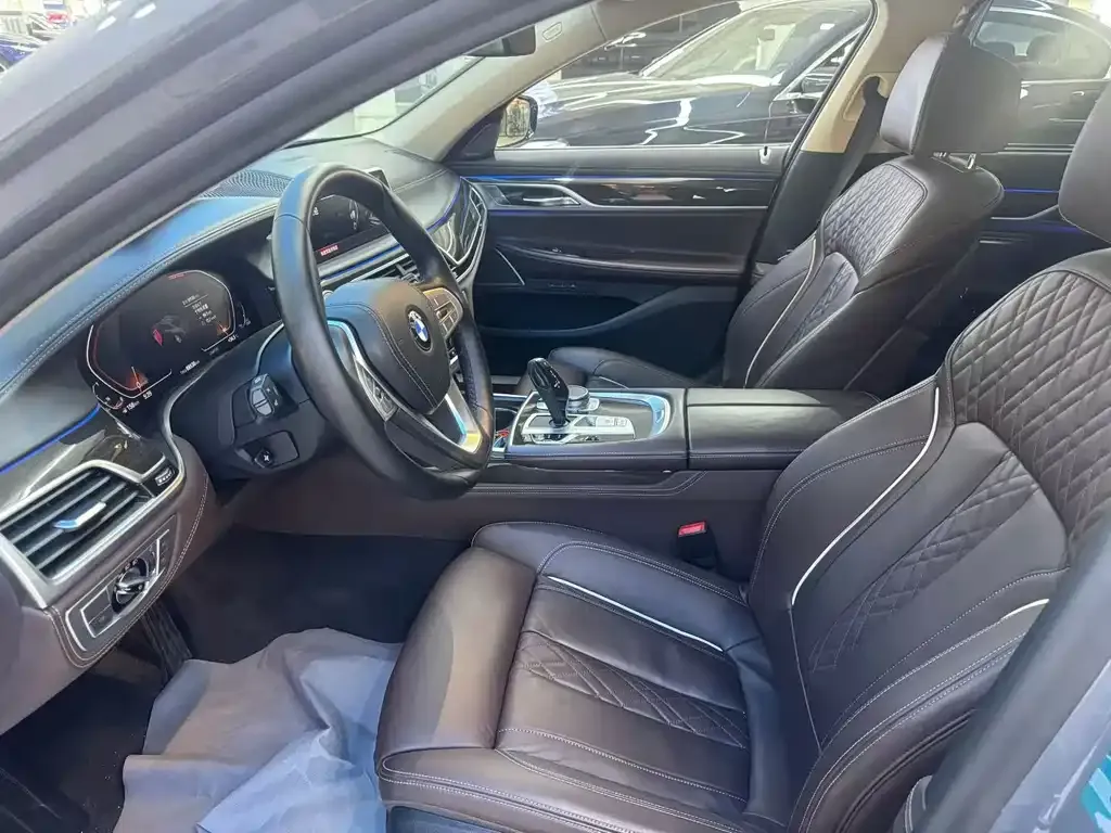 BMW 7 Series 2021 из CN, фото 4