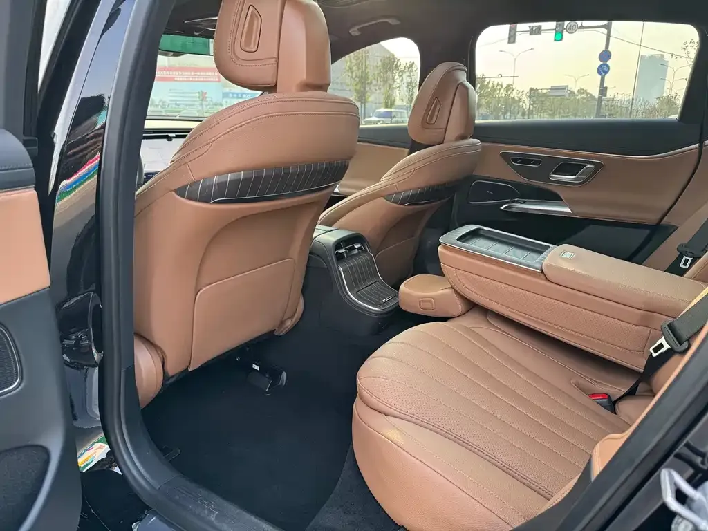 [object Object] E-Class 2024 из CN, фото 6