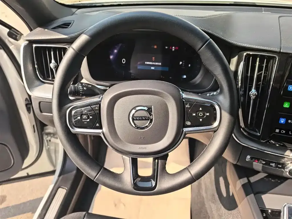 Volvo XC60 2023 из CN, фото 10