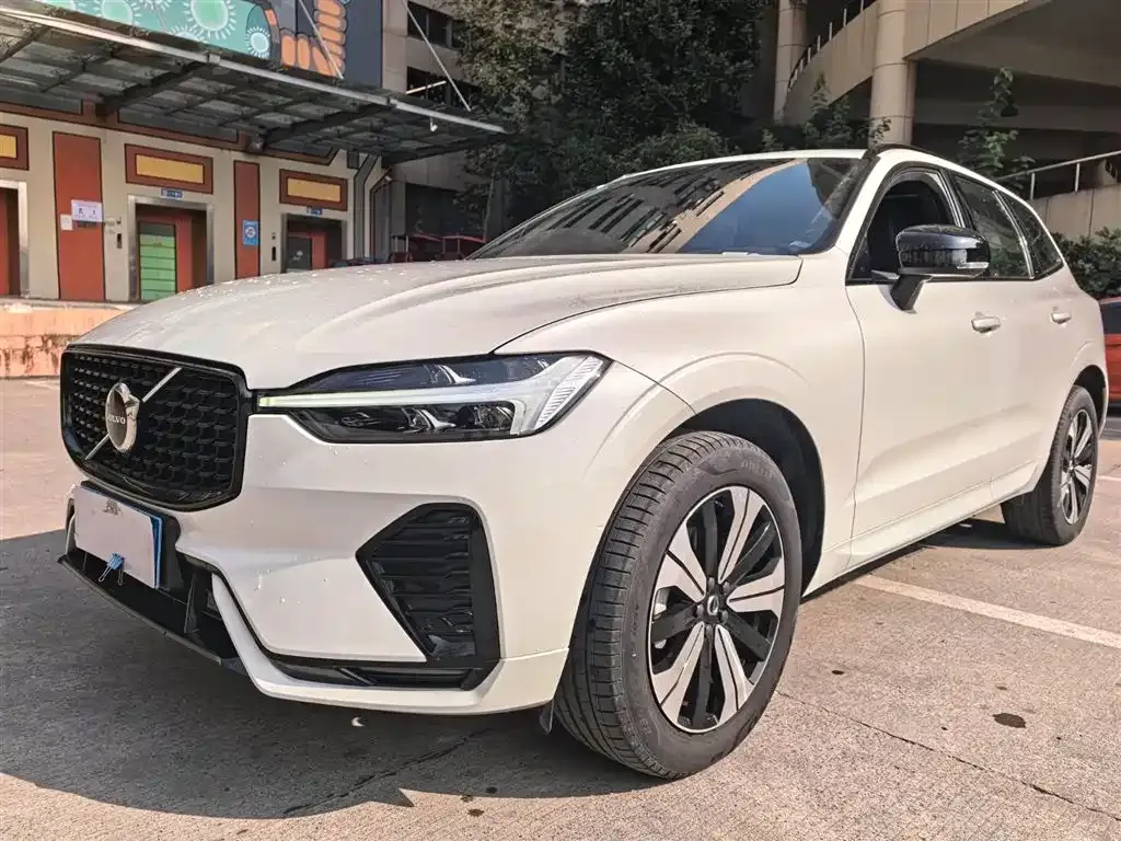 Volvo XC60 2023 из CN, фото 4