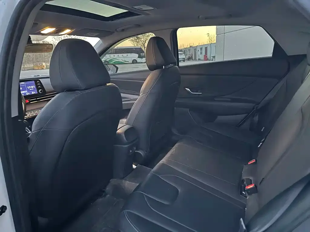 Hyundai Elantra 2021 из CN, фото 10