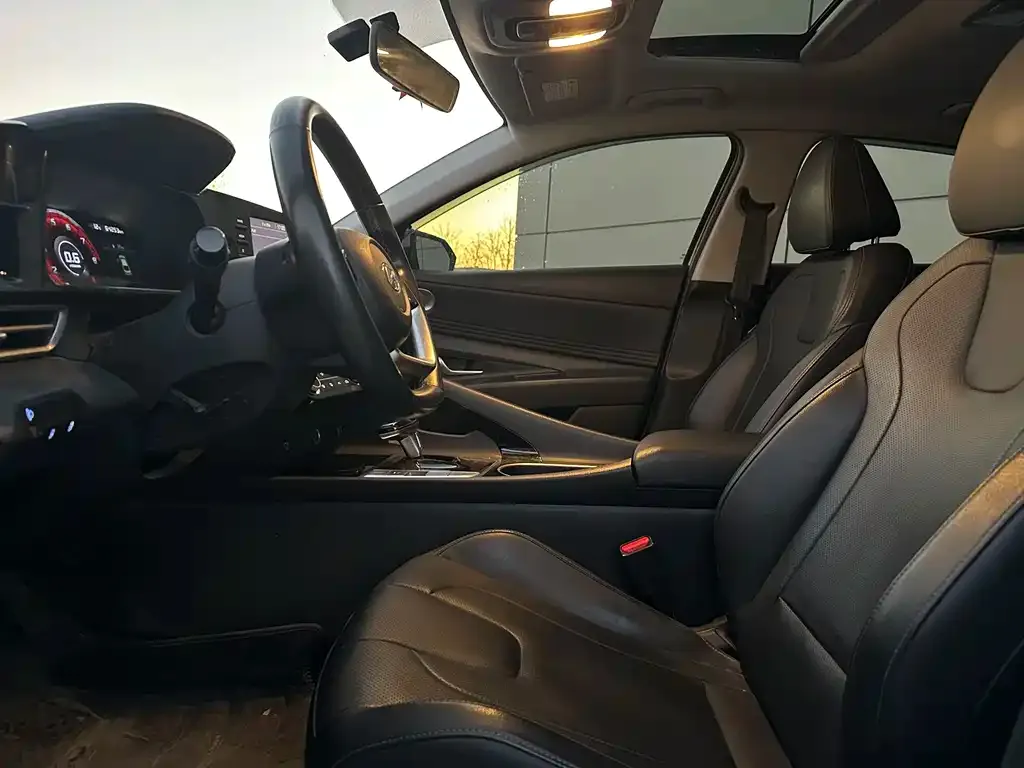 Hyundai Elantra 2021 из CN, фото 9