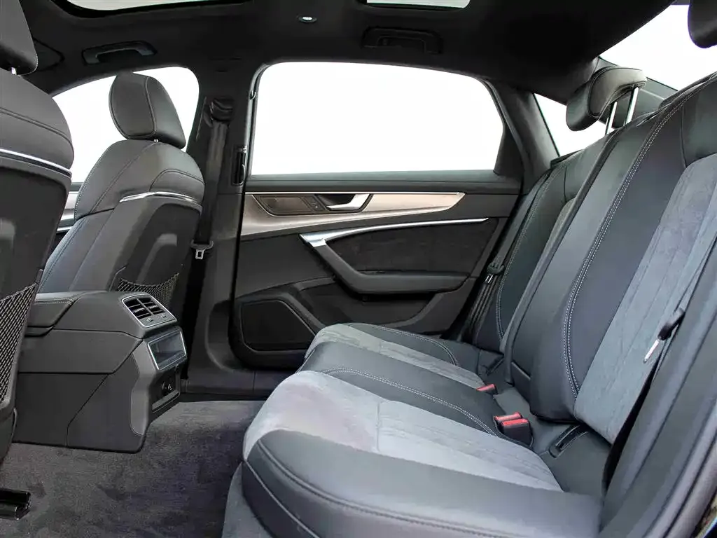 Audi A6L 2021 из CN, фото 10