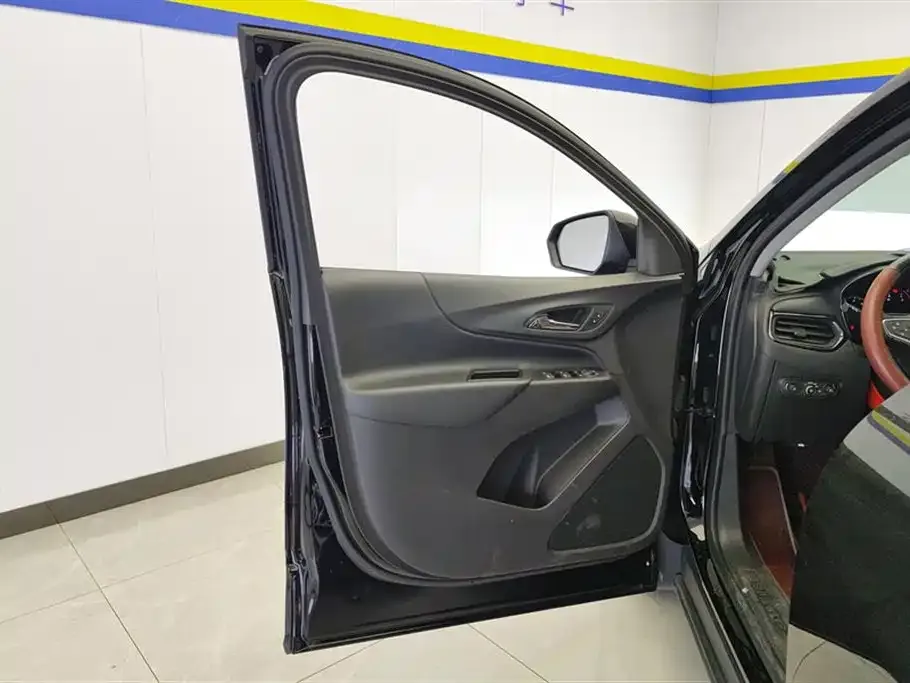 Chevrolet Equinox 2023 из CN, фото 7