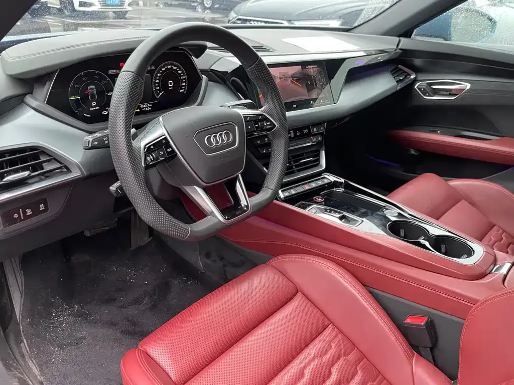 Audi e-tron GT 2024 из CN, фото 10