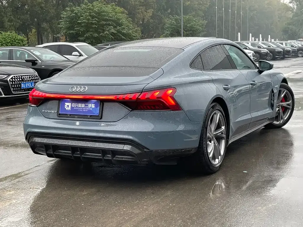 Audi e-tron GT 2024 из CN, фото 4