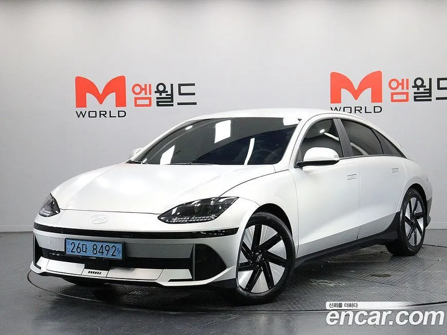 Hyundai Ioniq6 — фото 1