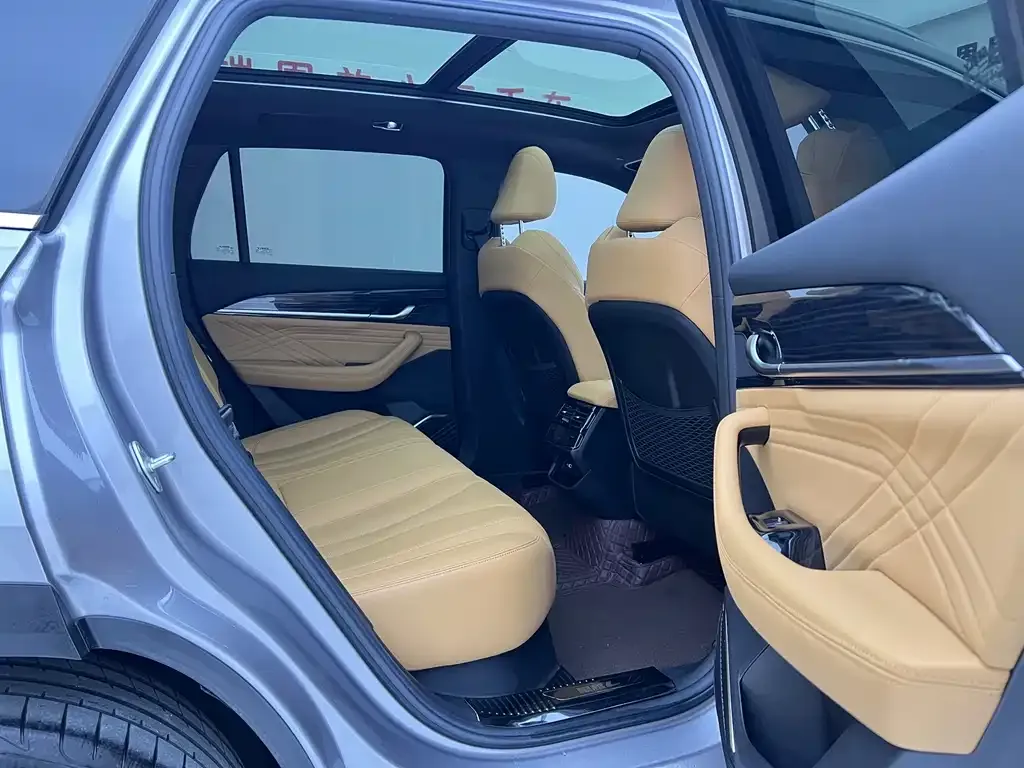 Geely Xingyue L 2024 из CN, фото 10