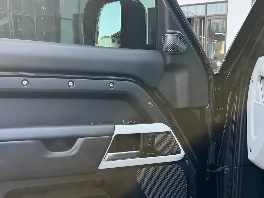 Land Rover Defender 2024 из CN, фото 9