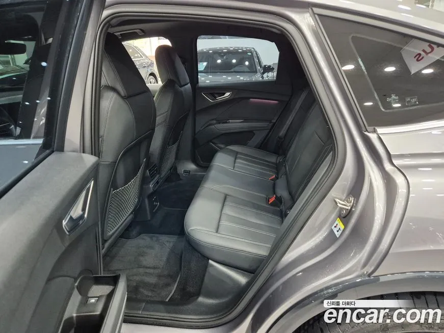 Audi Q4 e-tron 2025 из KR, фото 6