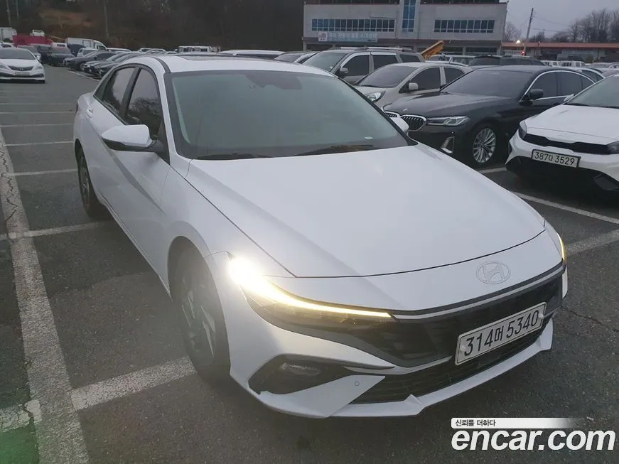 Hyundai AVANTE — фото 3