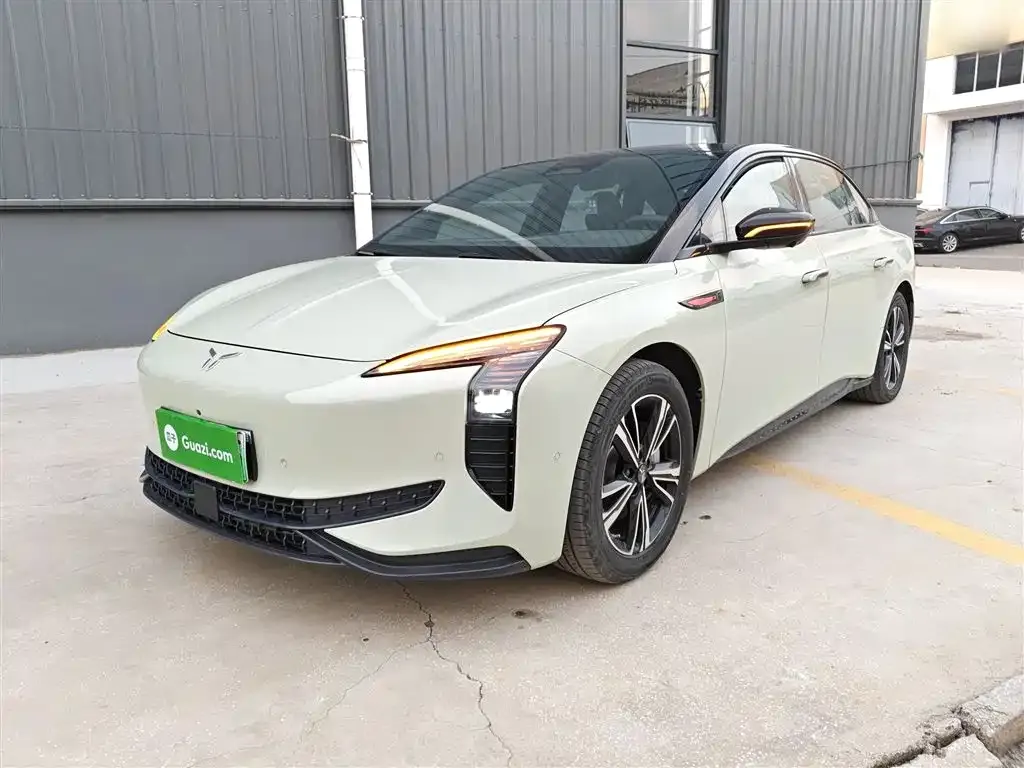 Hongqi EH7 2024 из CN, фото 2