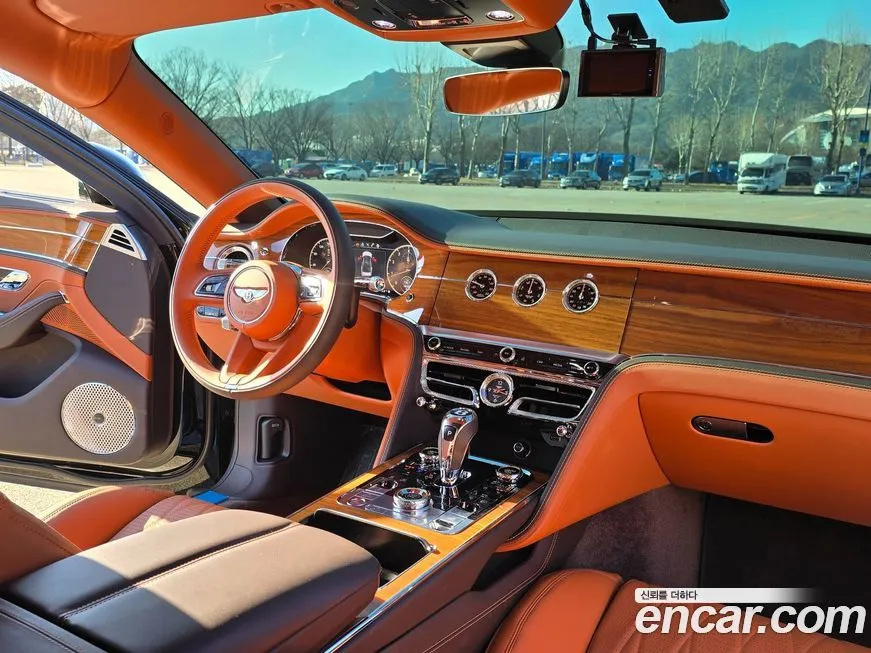 Bentley Flying Spur 2023 из KR, фото 10