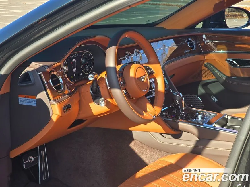 Bentley Flying Spur 2023 из KR, фото 7